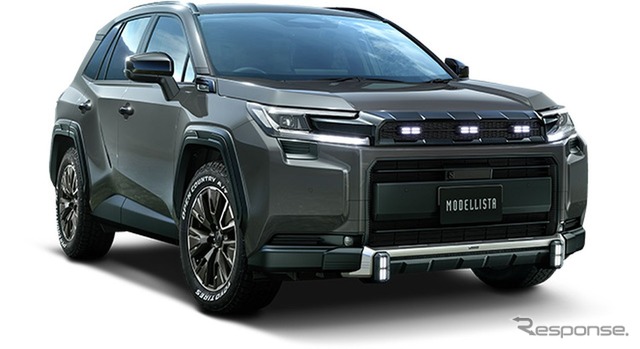 新型トヨタRAV4のAdventureグレード向けモデリスタパーツ装着車
