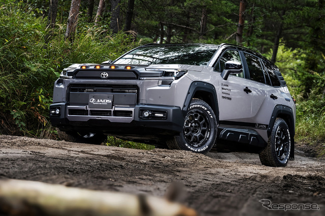 JAOSのトヨタ『RAV4 Adventure』専用カスタムパーツ装着車