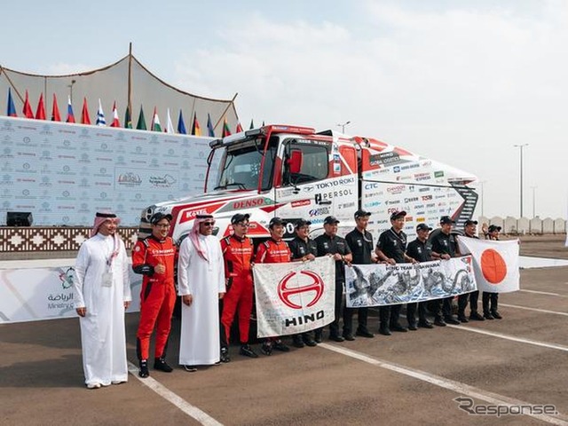 日野チームスガワラがサウジアラビアにて行われたジェッダラリー参戦し、車両とチームを最終調整