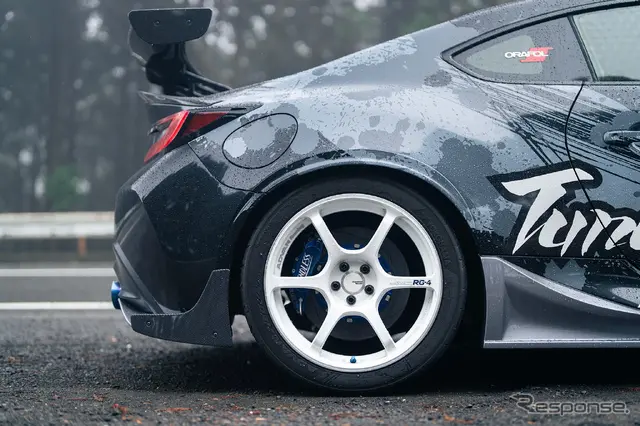 トヨタ GR86【HKS】