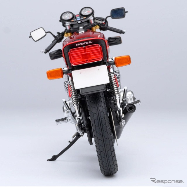 漫画『バリバリ伝説』の主人公、巨摩郡の愛車ホンダ『CB750F』を1/12スケールでモデル化