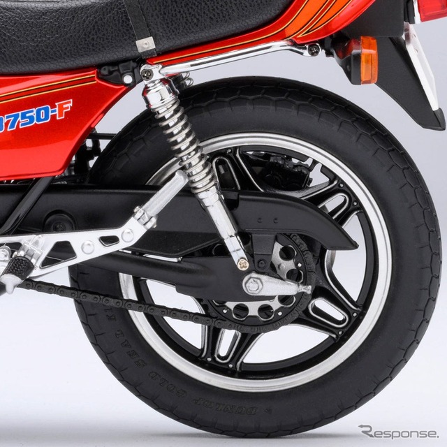 漫画『バリバリ伝説』の主人公、巨摩郡の愛車ホンダ『CB750F』を1/12スケールでモデル化