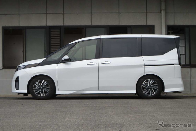 タナベ サステックプロZT40　日産・セレナe-POWER装着例（推奨ダウン量：フロント 40mmダウン / リア 50mmダウン）