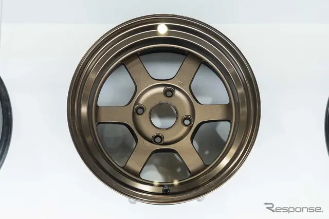 RAYSブース…東京オートサロン2026