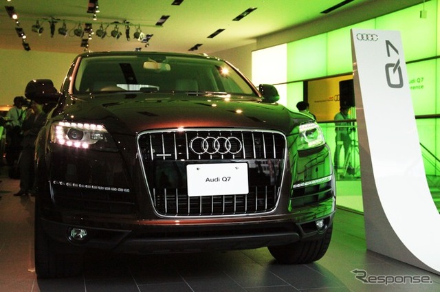 アウディQ7