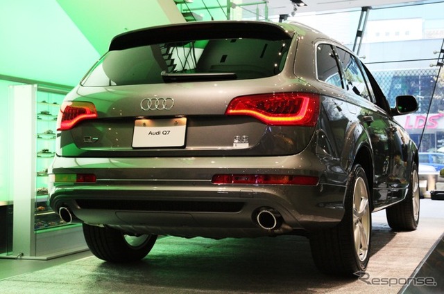 アウディQ7