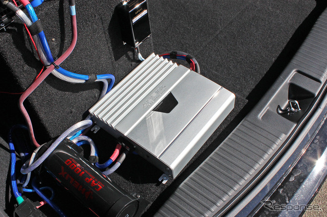 「フロント3ウェイ」が採用されたオーディオカーの一例（製作ショップ：ウェイブトゥポート＜鳥取県＞）。