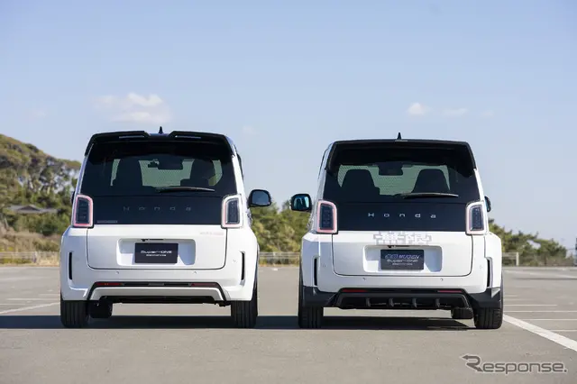 ホンダ Super-ONE ホンダアクセス（左）／無限 Super-ONE（右）