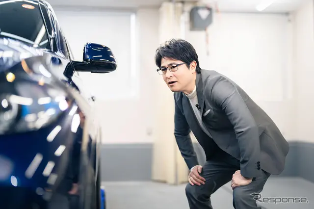 細部の仕上がりまでを堪能する安東氏