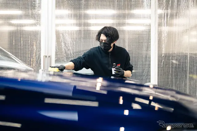 G’ZOX 『ハイモース コート ヴェリス』はプライマーとトップコートの化学反応によって驚きの艶と超高硬度を発揮する