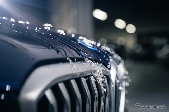 流れる様に落ちていく姿はコーティングの性能を現している