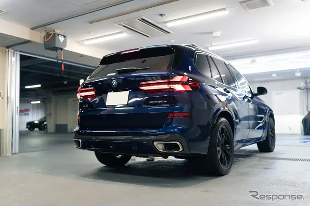 ライティングがされていなくとも深い艶感は十二分に発揮されていた