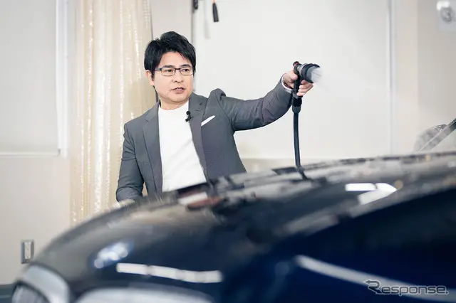 安東氏も流れ落ちていく水流への驚きと楽しさを実感していた