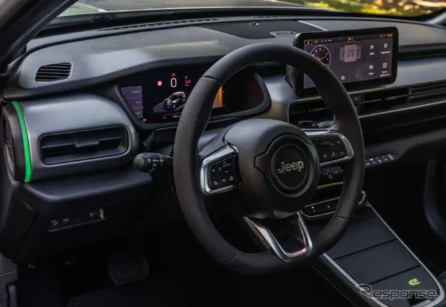 ジープ・アベンジャー 4xe