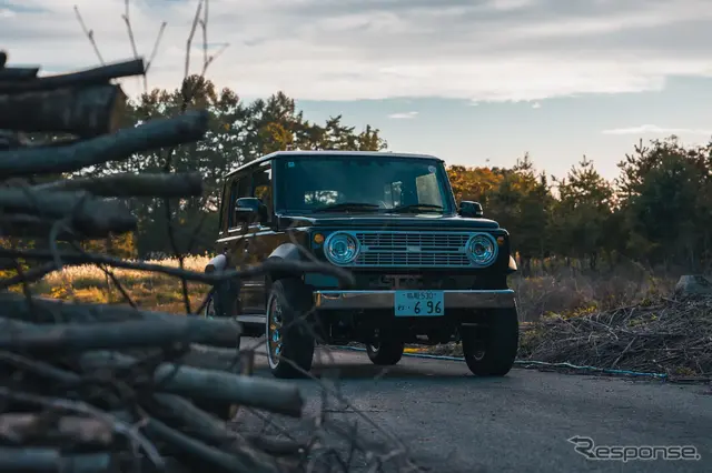 スズキ・ジムニーの「鈴ライトグリル」装着車