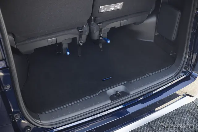 日産『セレナ AUTECH SPORTS SPEC』