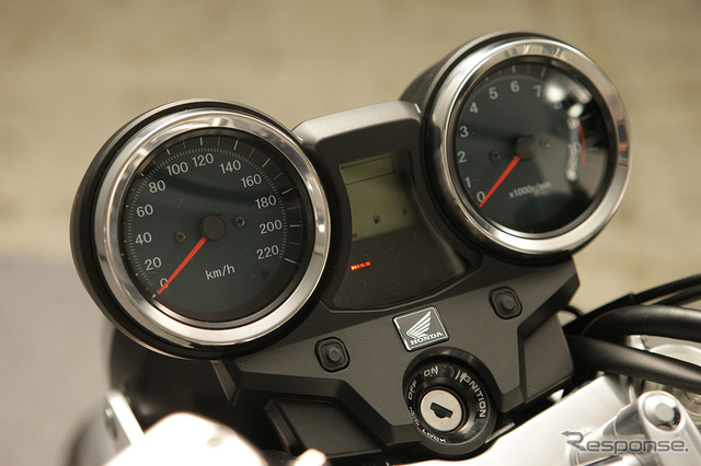CB1100