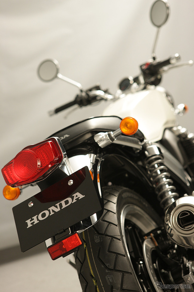 CB1100