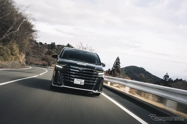 トヨタ ヴェルファイア　HKS「ハイパーマックスS」装着