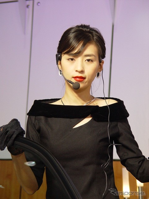 【ソウルショー2002写真蔵】コンパニオンはあっちを見ても、こっちを見ても韓国美女が勢ぞろい