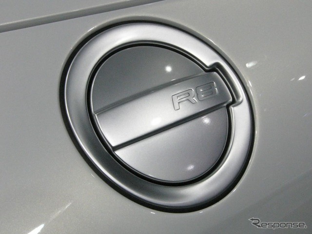 R8スパイダー
