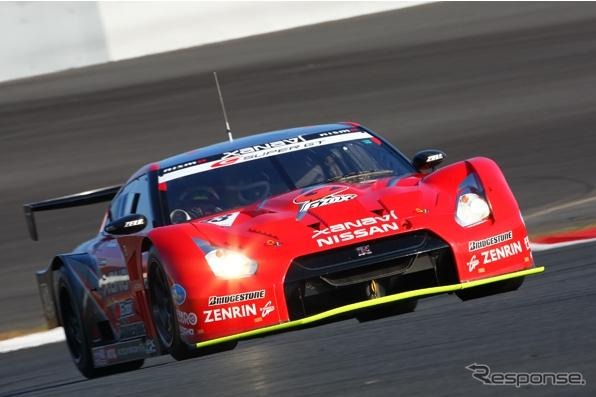 会場内の出展ブースでは、『NISSAN GT-R specV (R35)』や『NISSAN GT-R NISMO Club Sports package』装着車、『フェアレディZ ロードスター』を特別先行展示する。