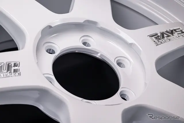 VOLK RACING TE37 Ultra LARGE P.C.D. 30th ANNIVERSARY MACHINING Ver.（ホワイト）