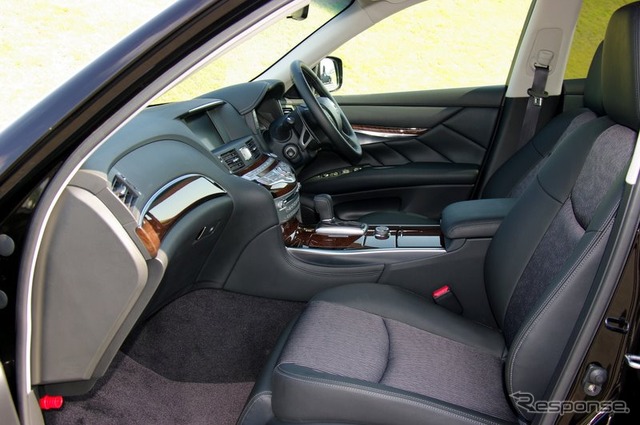 日産 新型 フーガ(プロトタイプ) 370GT タイプS