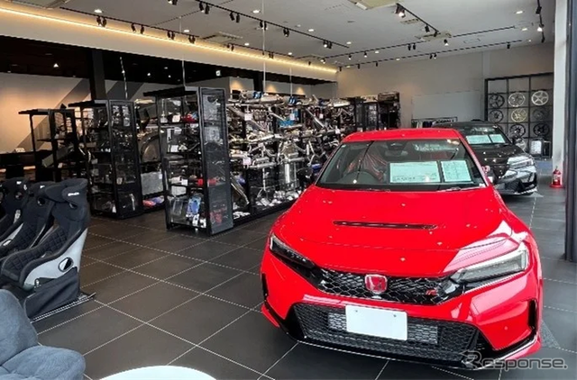 「A PIT AUTOBACS PERFORMANCE FACTORY 大阪」