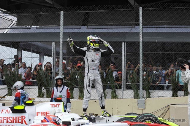 バトン（ブラウンGP）が09年チャンプに（写真＝ブリヂストン）