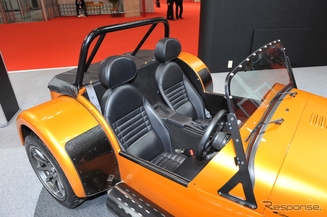 ケーターハム CSR175EU4