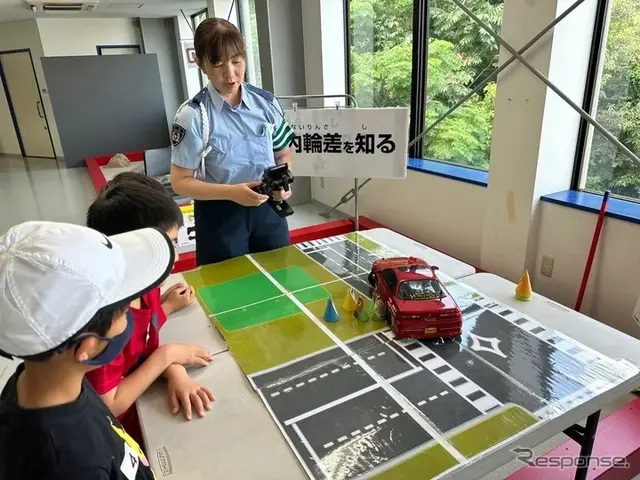 茨城県つくば市で開催されている小学生向けラジコン交通安全教室