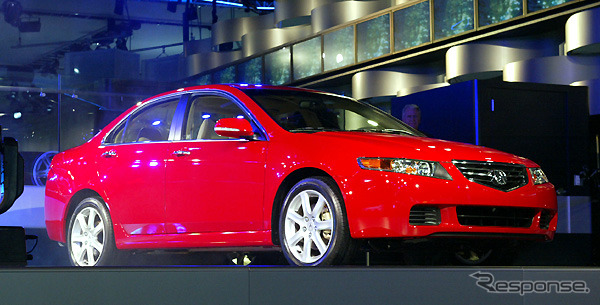 【デトロイトショー2003速報】アキュラ『TSX』…ホンダ『アコード』があちらとこちらで