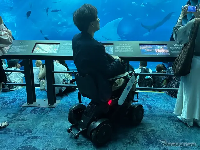 免許不要の近距離モビリティ「WHILL」を沖縄美ら海水族館に導入