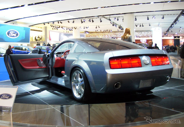【デトロイトショー2003速報】伝統デザインをそのまま…フォード『マスタングGT』