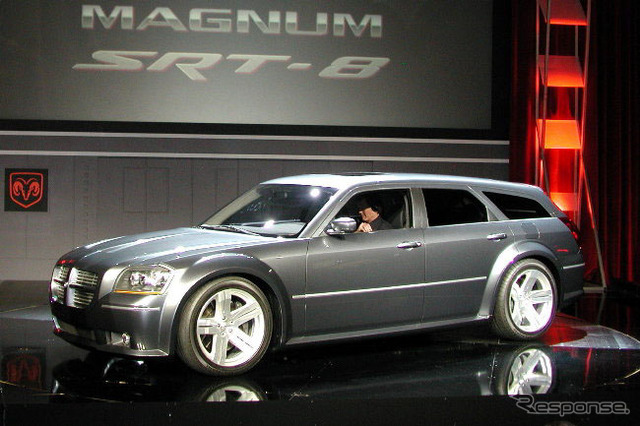 【LAショー2003速報】ダッジ『マグナムSRT-8』…カテゴリー不明のすごいワゴン