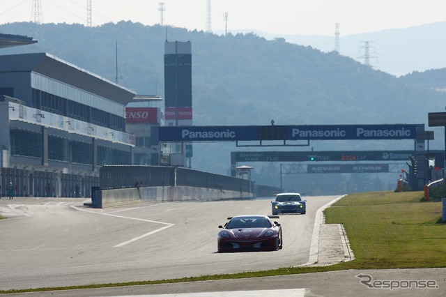 全長1.5kmのホームストレート