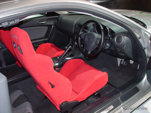 【オートサロン2003速報】量産型は日本初展示---マツダ『RX-8』を見逃すな