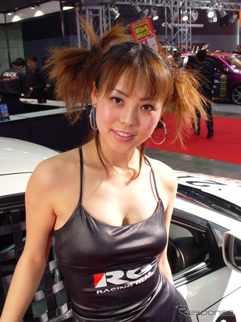 【オートサロン2003速報】クルマもいいけどコンパニオンの笑顔だって忘れちゃダメ