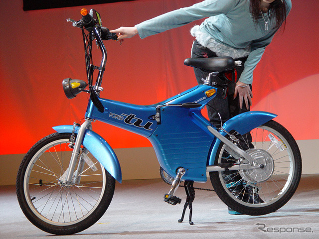 【実物大チョロQ第二弾】ある時は自転車、ある時は電動バイク--それが『トゥー』