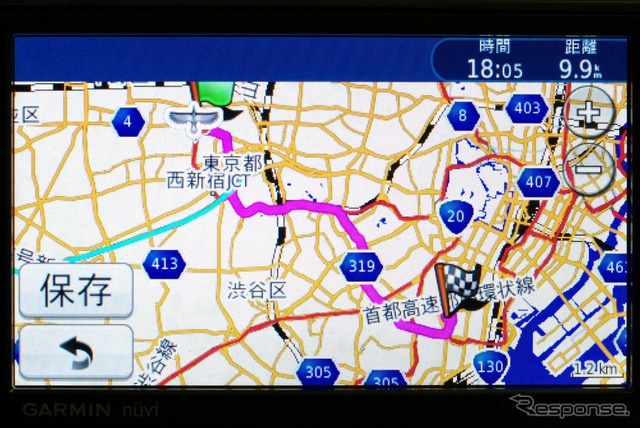 目的地までのルートがピンク色で表示される。水色はGPSのログ軌跡
