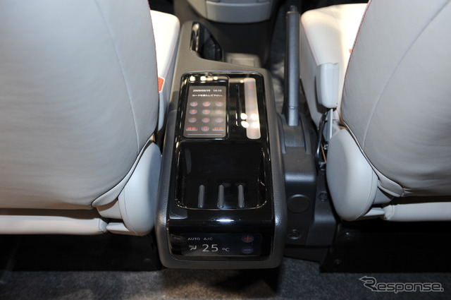 日産 NV200バネット みんなのタクシー