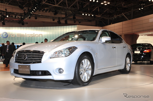 日産 フーガ ハイブリッドは、2010年秋導入予定