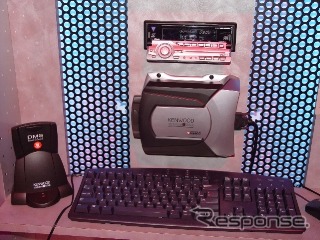 【CES2003】HDDをクルマと家庭の両方で使う……より手軽なシステム