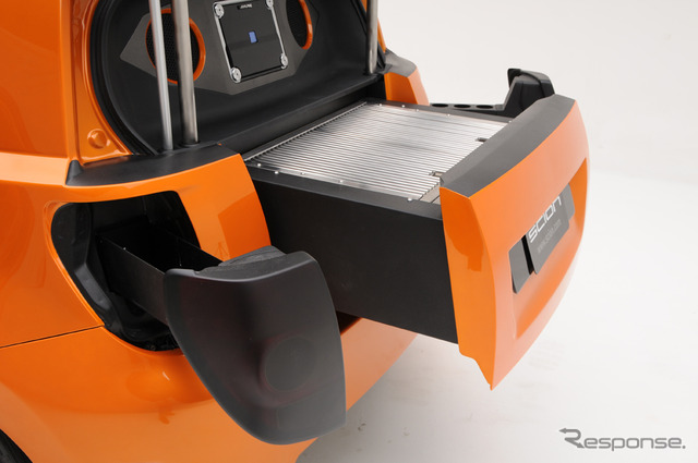 トヨタ サイオンxD(日本名:トヨタイスト)Kogiモービルキッチン