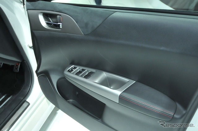 スバル インプレッサ WRX STIカーボン