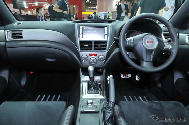 スバル インプレッサ WRX STIカーボン