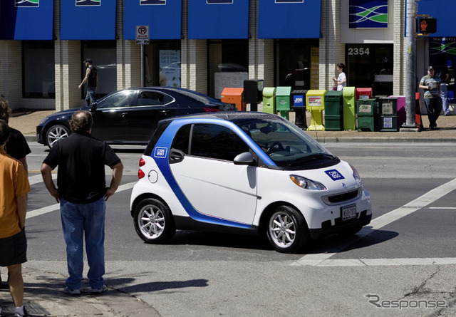 スマート フォーツーを使用したカーシェアリング「car2go」(カーツーゴー)