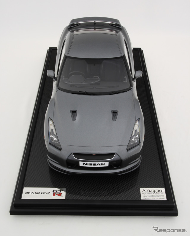 1/8 NISSAN GT-R