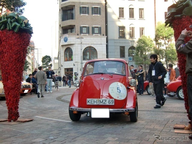 今回のグループ分けのひとつ、エコカー&サイクルカークラスに参加したBMWイセッタ(1960年)